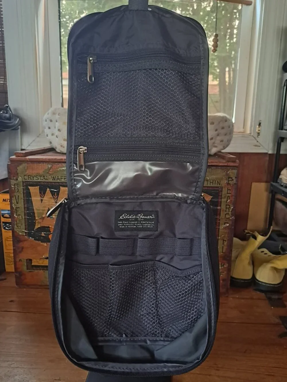 Eddie Bauer Hanging Travel Toiletry Bag Black Nylon Soft Case Mesh Pockets - Picture 3 of 8
